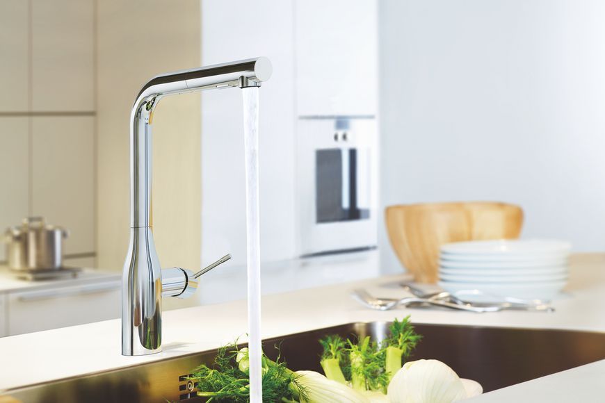 Смеситель для кухни с выдвижным изливом Grohe Essence New (30270000) 30270000 фото